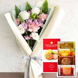 お供え花束「おもいびより」(ピンク)お菓子セット【花】【年間ギフト】