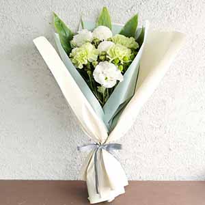 お供え花束「おもいびより」(グリーン)【花】【年間ギフト】