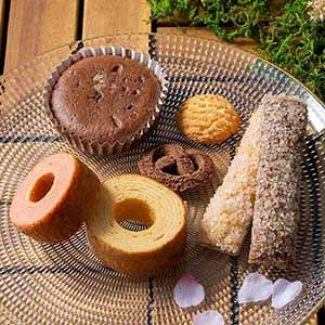 森の庭 焼き菓子アソート フラワーリース 7個入[MRM-01A]【年間ギフト】